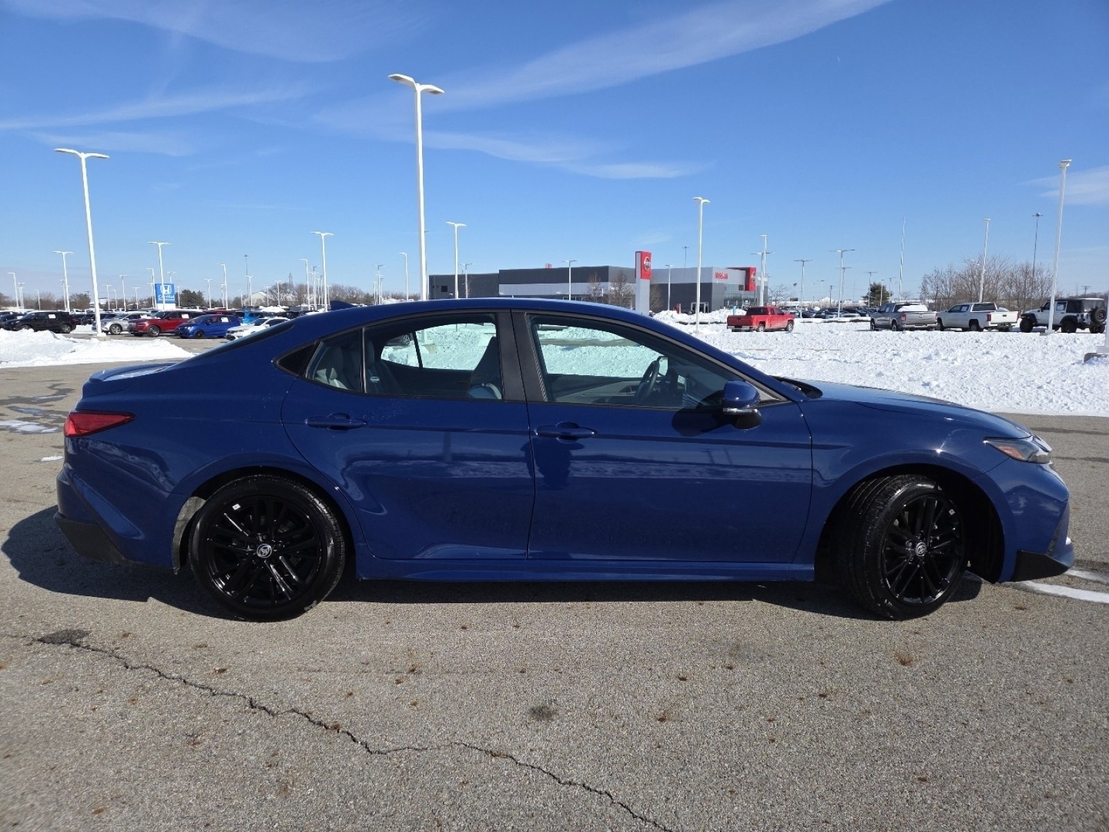 Used 2025 Toyota Camry SE image 15