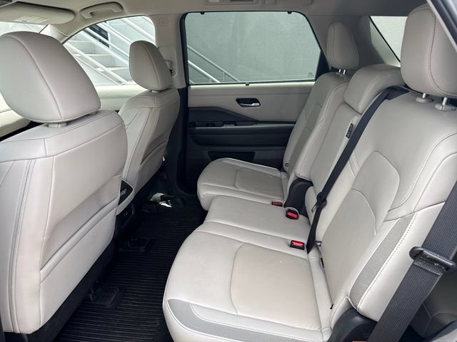 Certified 2025 Nissan Pathfinder SL w/ Cargo Package AWD/4WD image 23