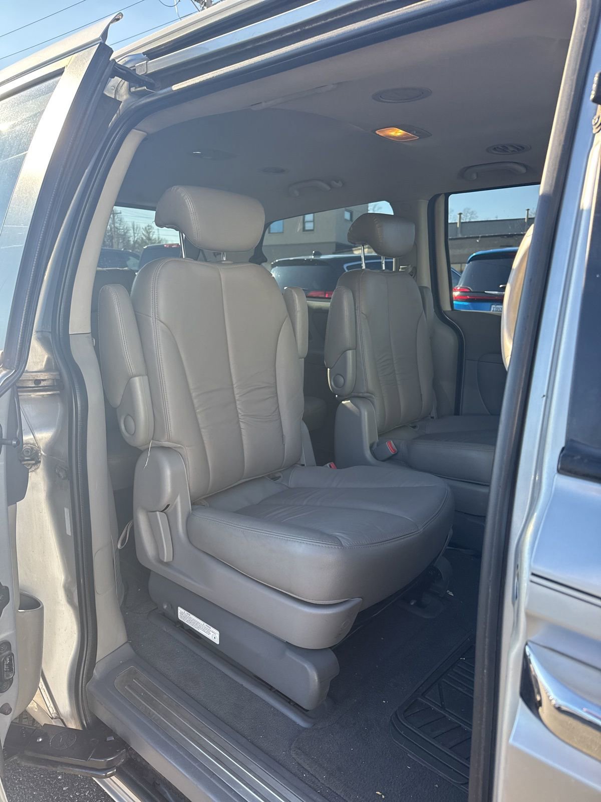 Used 2010 Kia Sedona EX w/ Luxury Pkg image 19