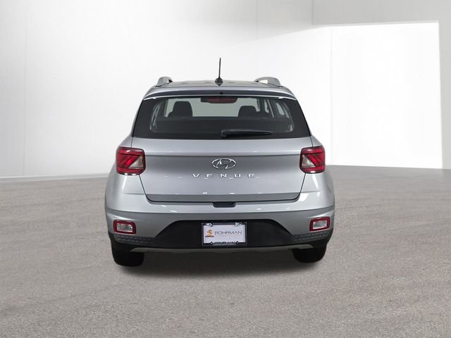 Used 2025 Hyundai Venue SEL image 15