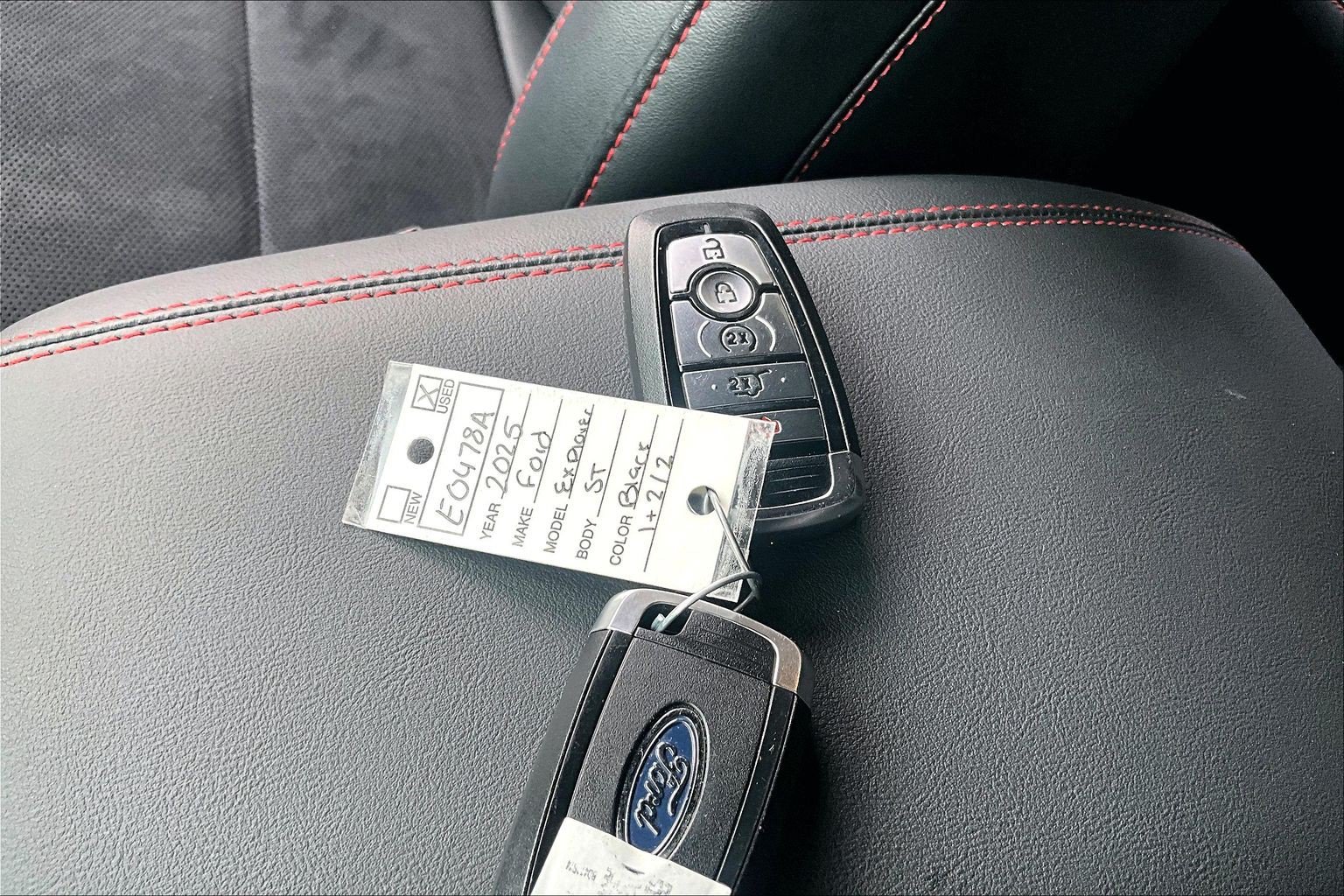 Used 2025 Ford Explorer ST AWD/4WD image 9