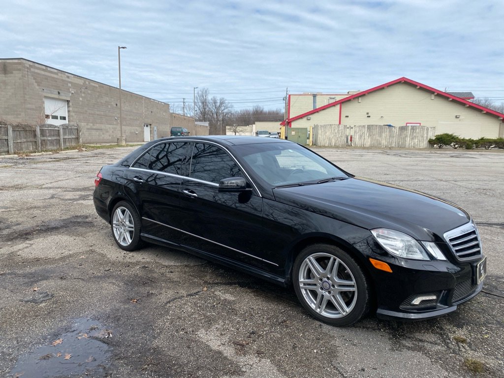 Used 2010 Mercedes-Benz E 550 4MATIC Sedan image 7