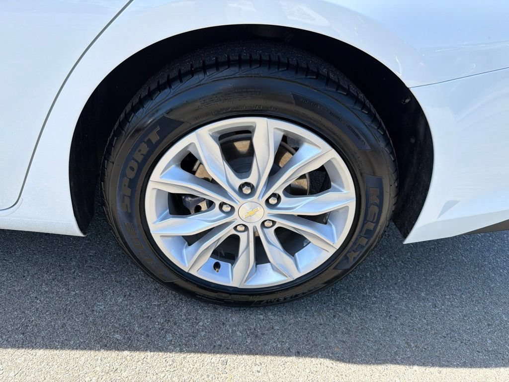 Used 2022 Chevrolet Malibu LT FWD image 14