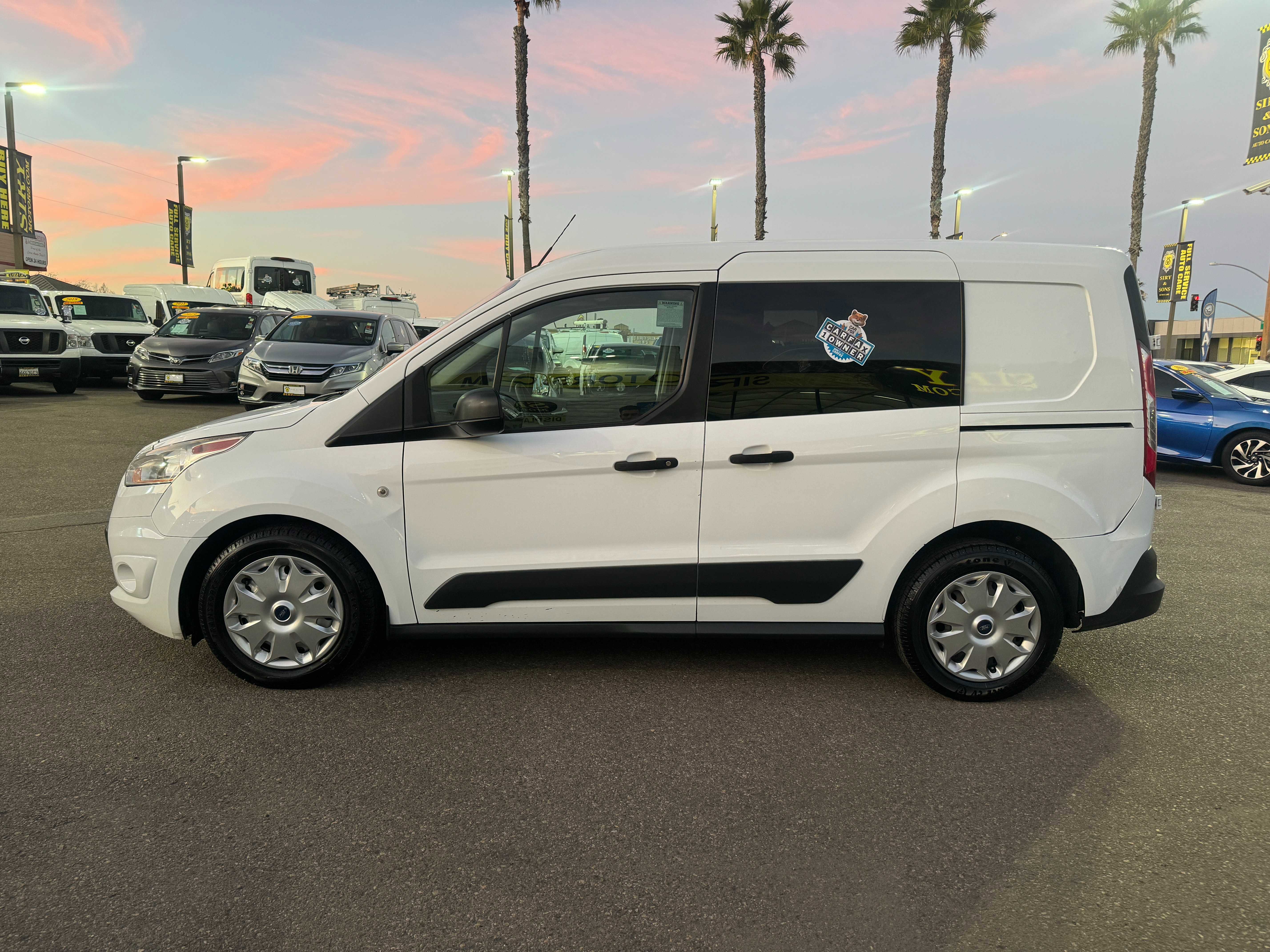 Used 2016 Ford Transit Connect XLT image 4