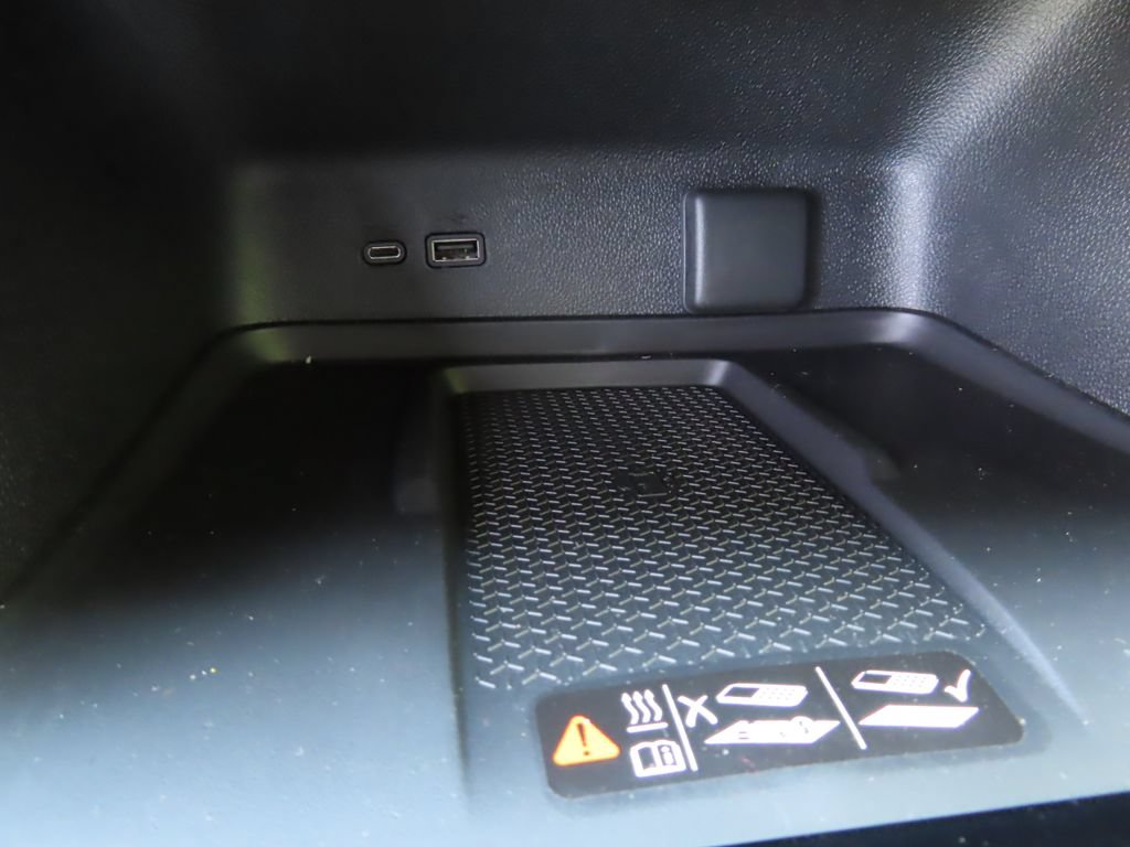 New 2026 Chevrolet Traverse RS w/ LPO, Floor Liner Package AWD/4WD image 12