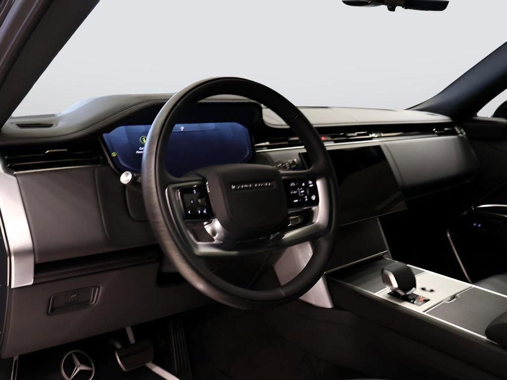 Certified 2025 Land Rover Range Rover SE AWD/4WD image 19