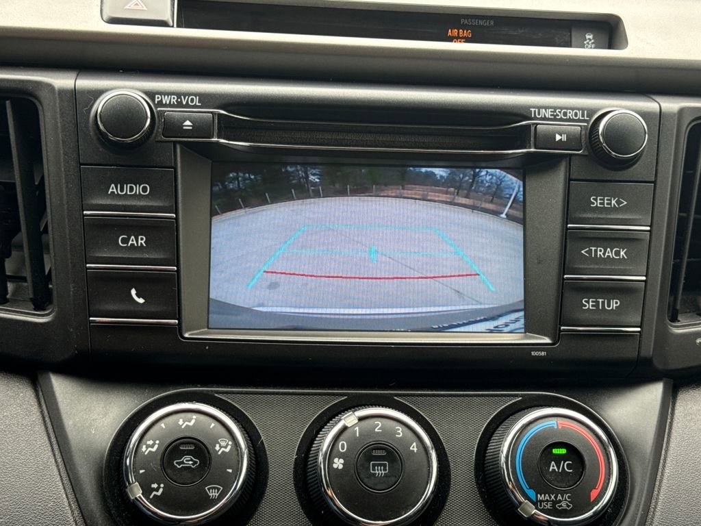 Used 2016 Toyota RAV4 LE image 19