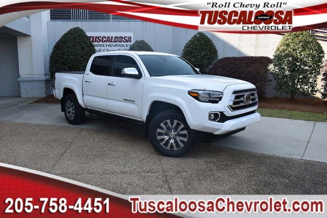 Used 2022 Toyota Tacoma Limited image 1