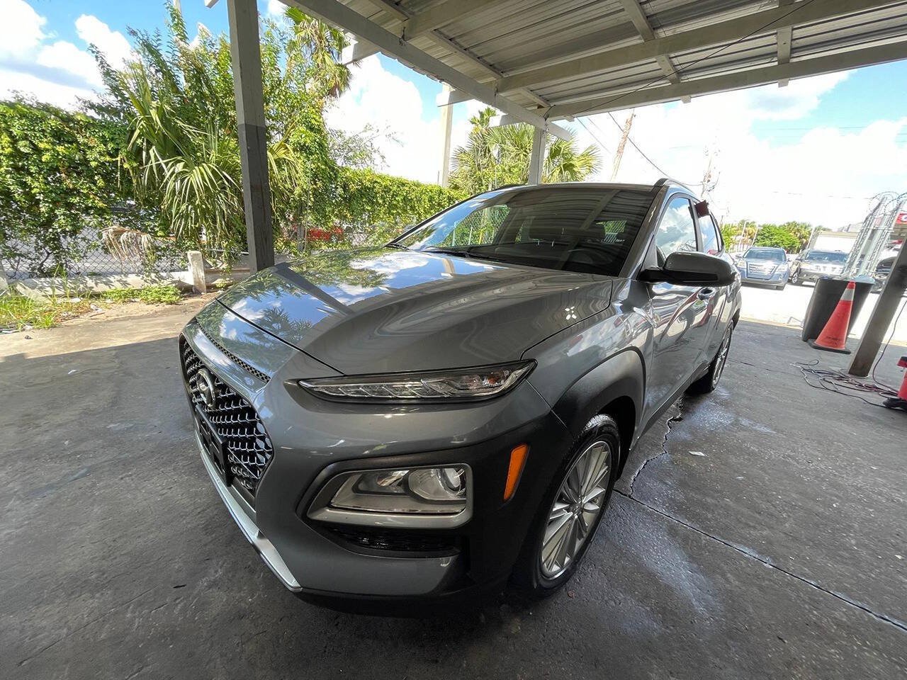 Used 2021 Hyundai Kona SEL Plus w/ Cargo Package AWD/4WD image 2