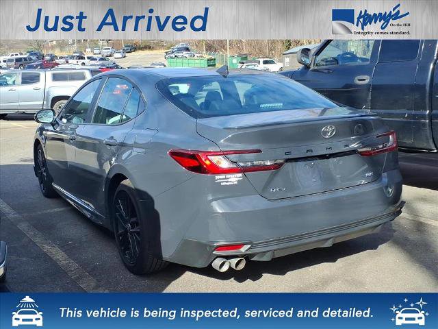 Used 2025 Toyota Camry SE image 4