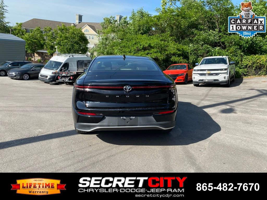 Used 2026 Toyota Crown XLE AWD/4WD image 7