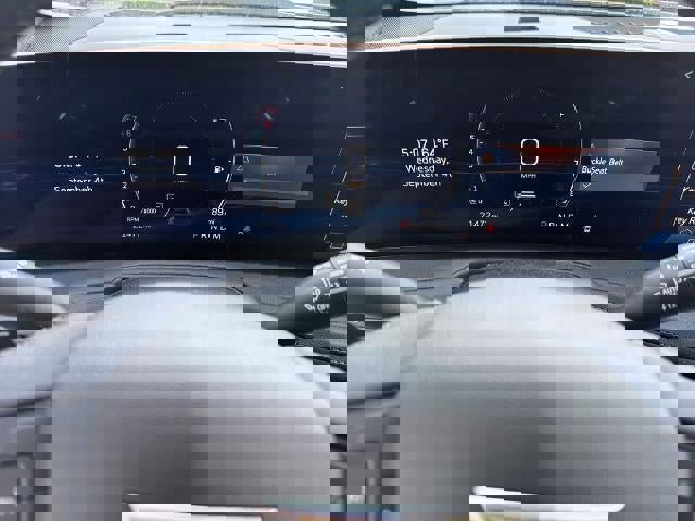 Used 2025 Cadillac XT4 Premium Luxury FWD image 27