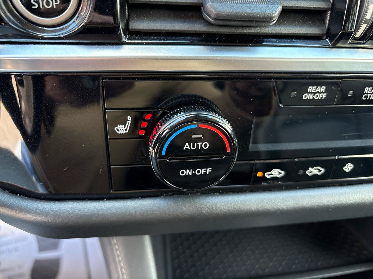 Used 2022 Nissan Pathfinder SL AWD/4WD image 24