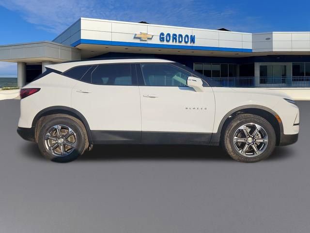 Used 2023 Chevrolet Blazer LT image 7