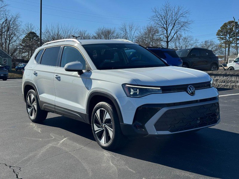 Used 2025 Volkswagen Taos SE video 2