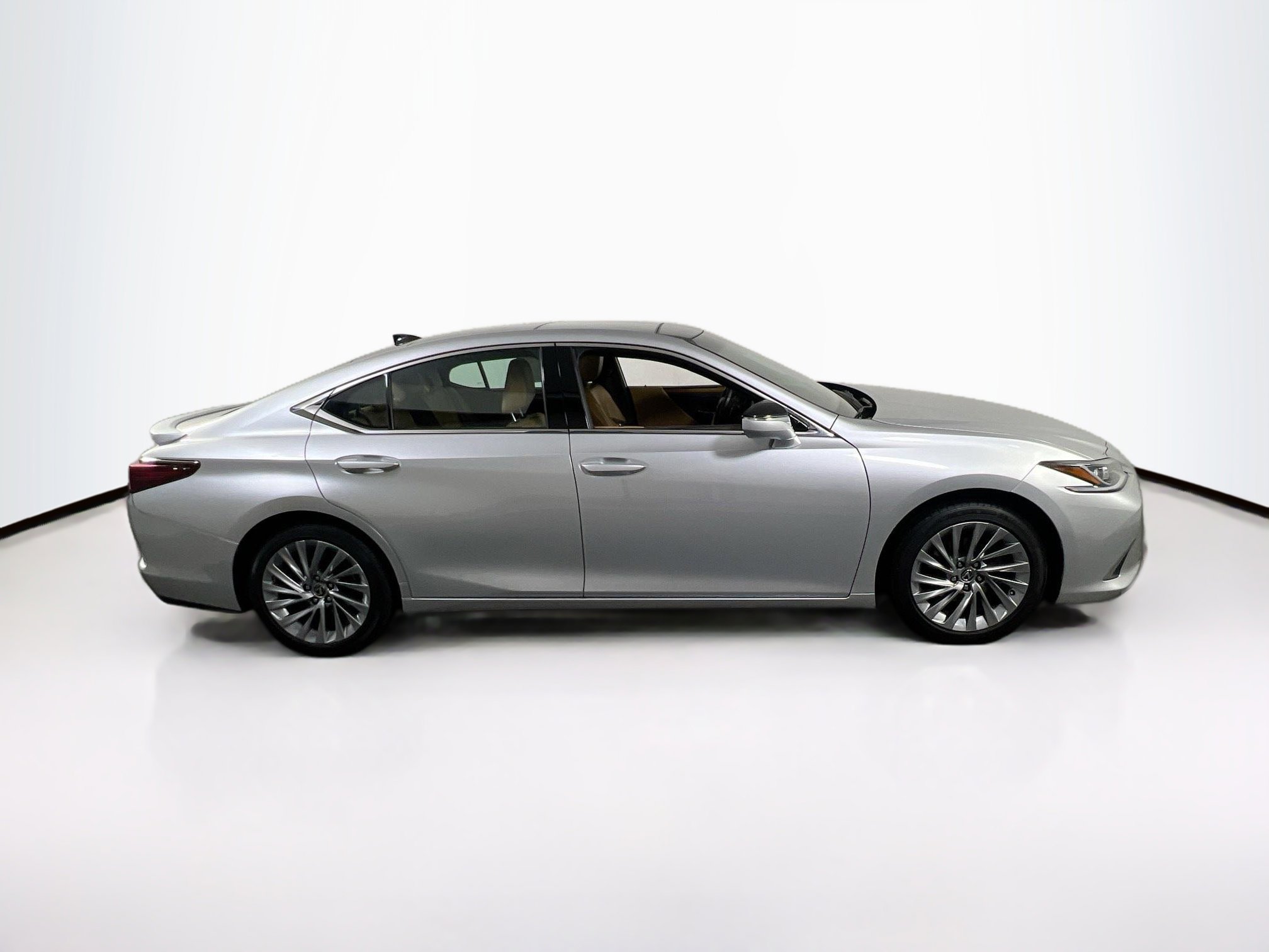 Used 2019 Lexus ES 350 image 4