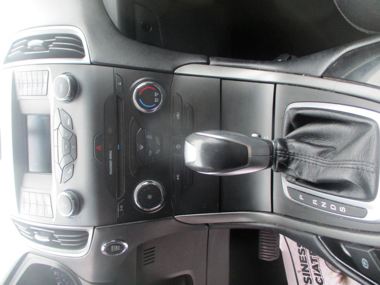 Used 2015 Ford Edge SE FWD image 10