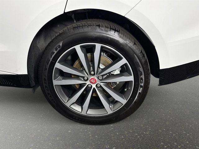 Used 2023 Jaguar F-PACE S image 33