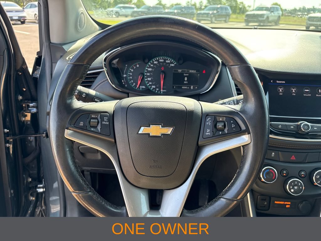Used 2022 Chevrolet Trax LT w/ LT Convenience Package AWD/4WD image 12
