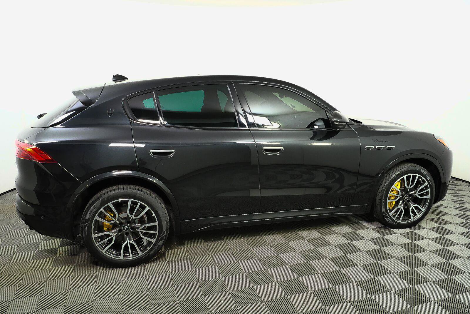 Used 2023 Maserati Grecale Modena AWD/4WD image 22