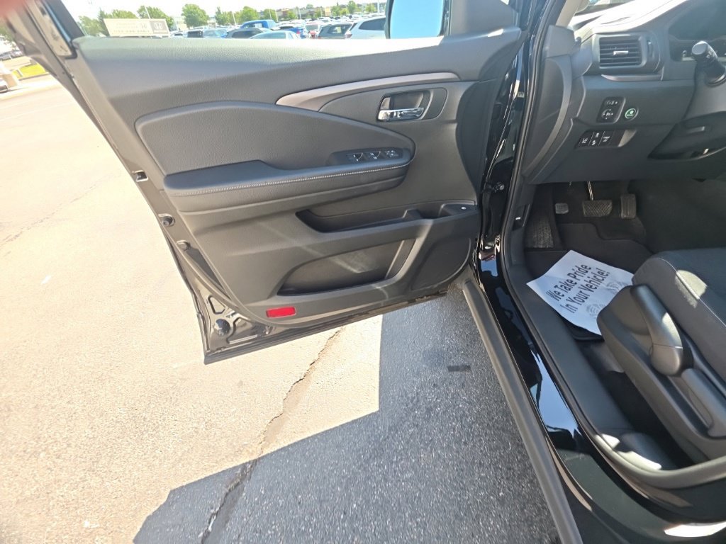 Used 2023 Honda Ridgeline Sport image 14