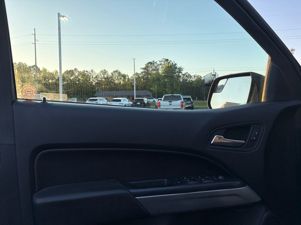 Used 2018 Chevrolet Colorado LT w/ LT Convenience Package RWD image 8