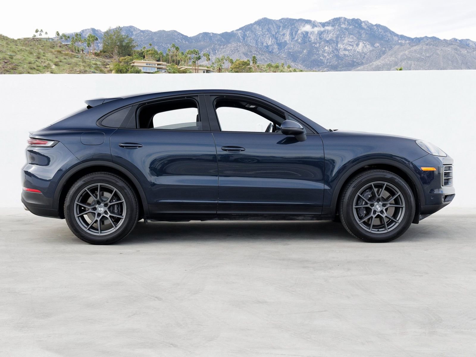 Used 2025 Porsche Cayenne Coupe AWD/4WD image 8