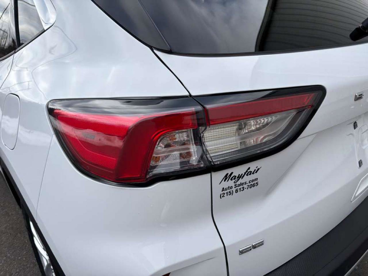 Used 2020 Ford Escape SE image 12