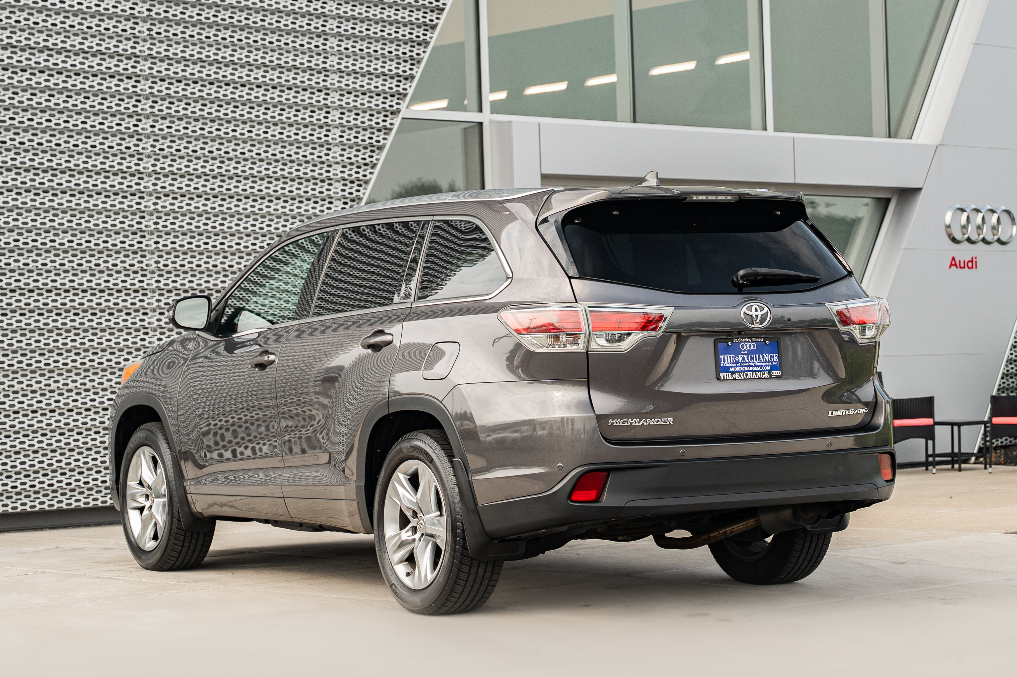 Used 2015 Toyota Highlander Limited Platinum AWD/4WD image 5