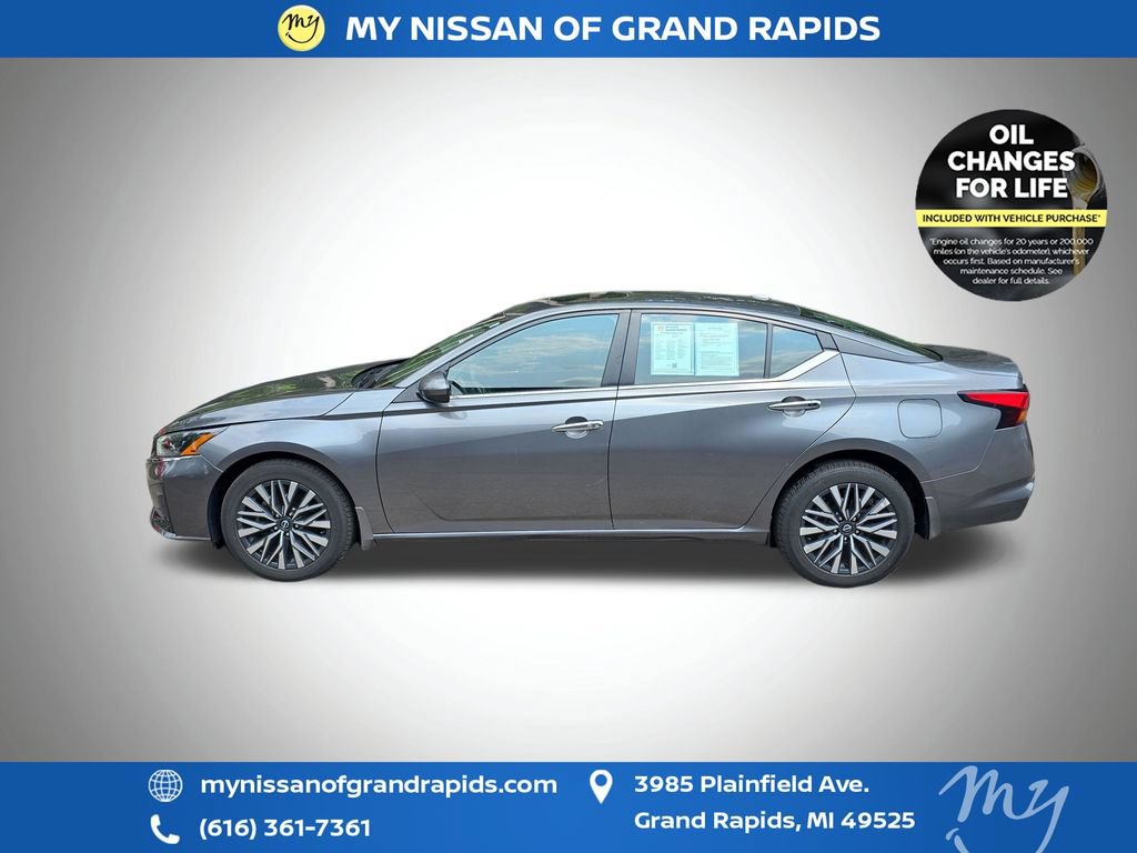 Used 2023 Nissan Altima 2.5 SV w/ SV Premium Package AWD/4WD image 5
