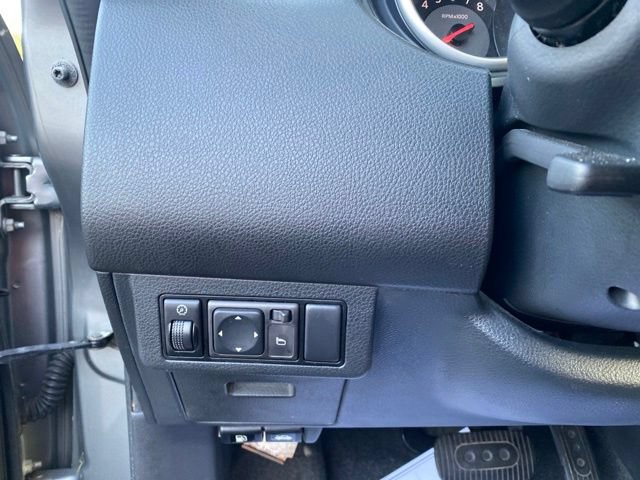 Used 2009 Nissan Versa Hatchback w/ Convenience Pkg FWD image 9
