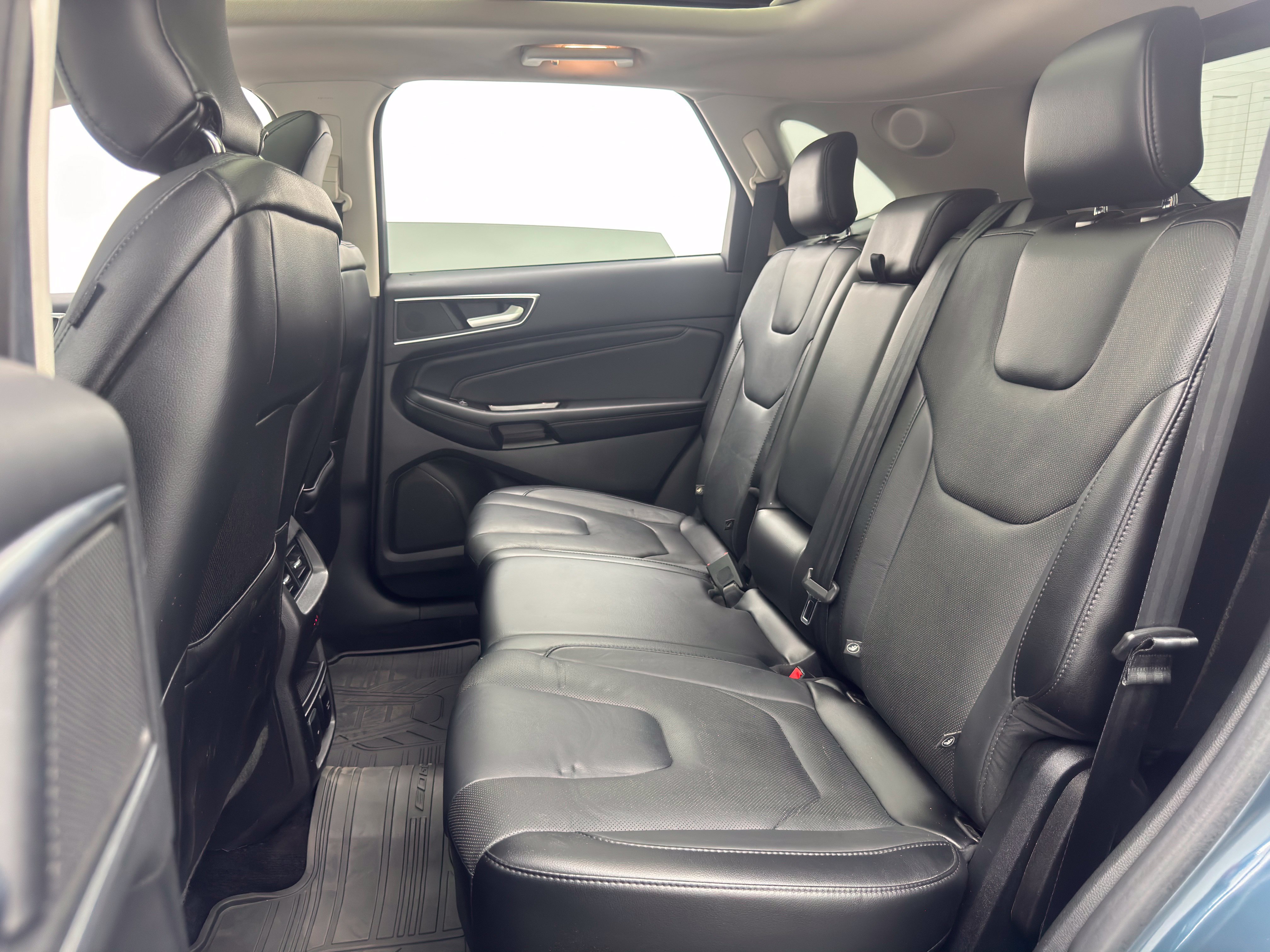 Used 2016 Ford Edge Titanium w/ Equipment Group 301A AWD/4WD image 39