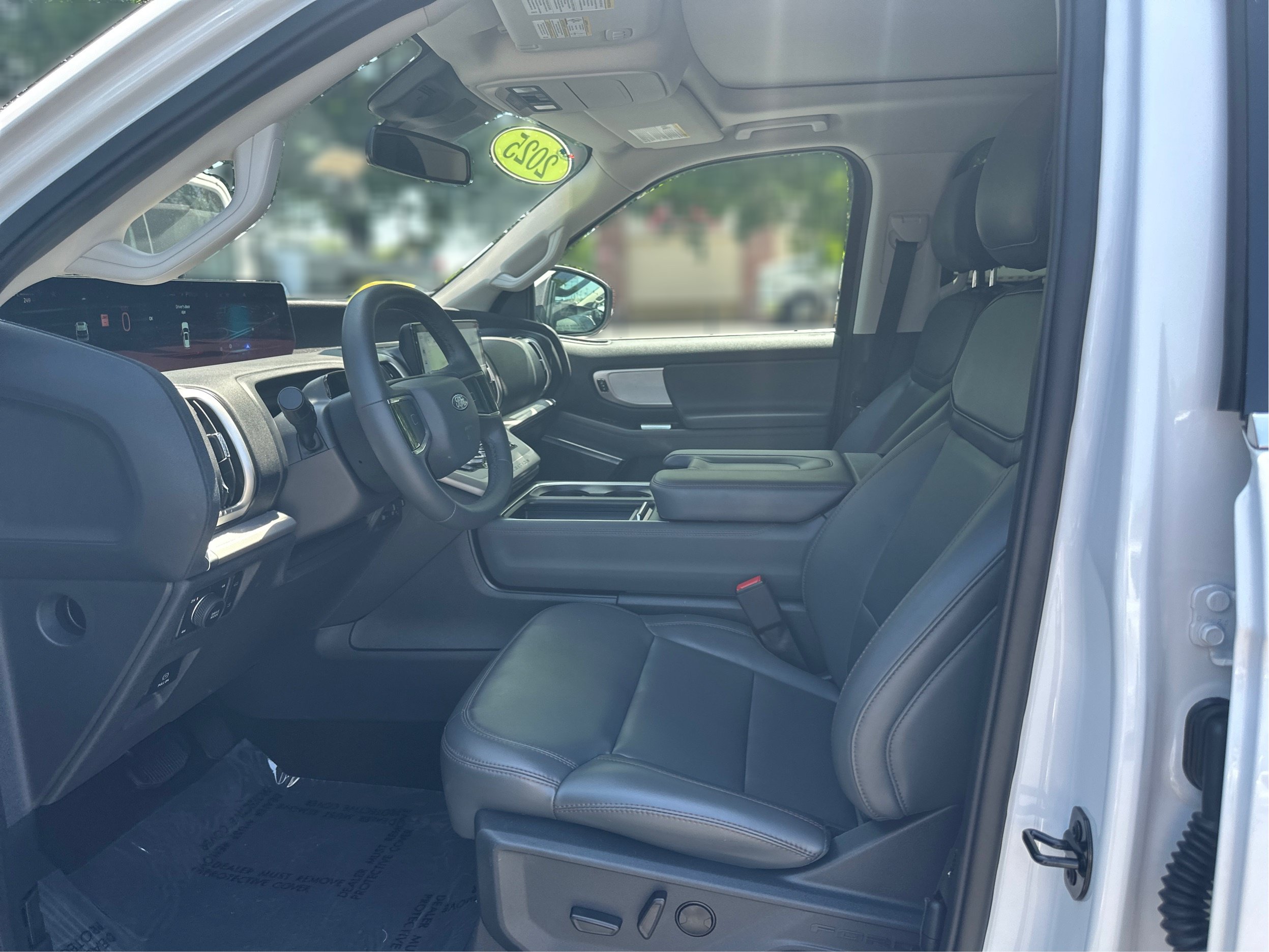 Used 2025 Ford Expedition Active AWD/4WD image 11
