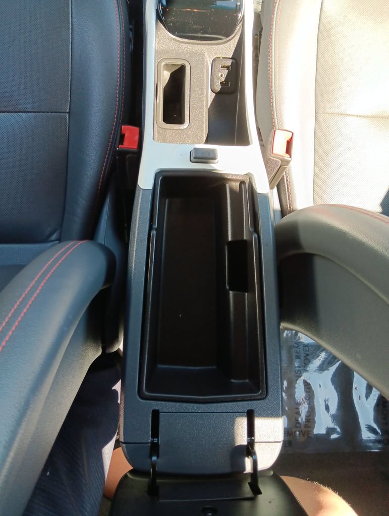 Used 2019 Chevrolet Bolt Premier w/ Infotainment Package FWD image 25