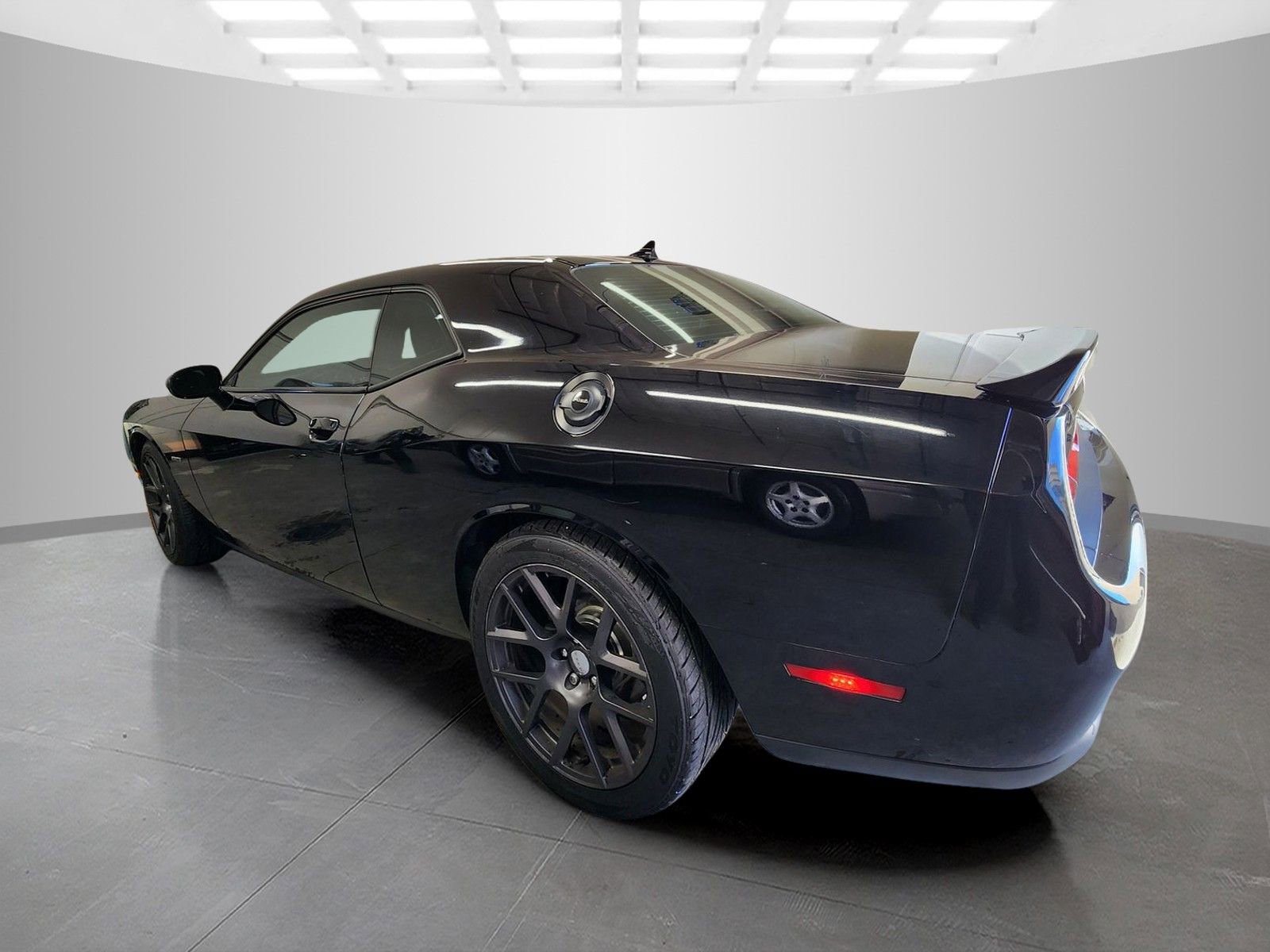 Used 2016 Dodge Challenger R/T Plus image 5