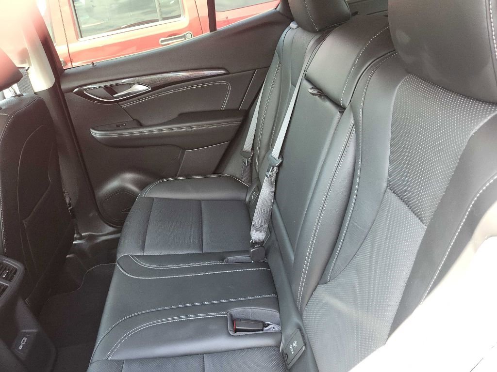 Used 2022 Buick Envision Essence w/ Safety Package image 18