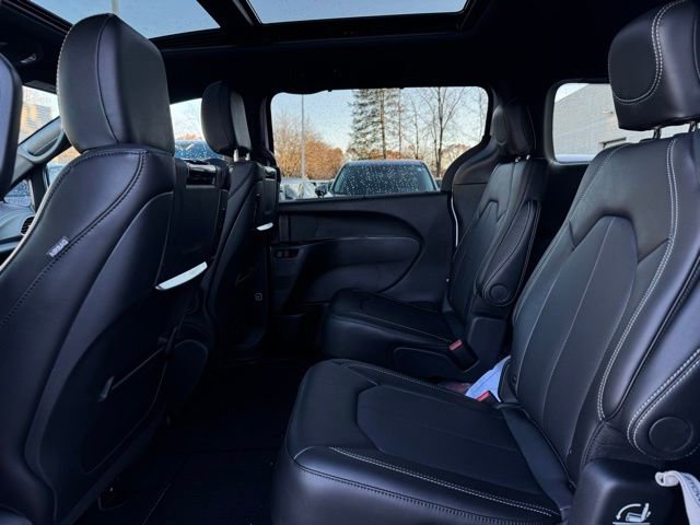New 2026 Chrysler Pacifica Select image 19