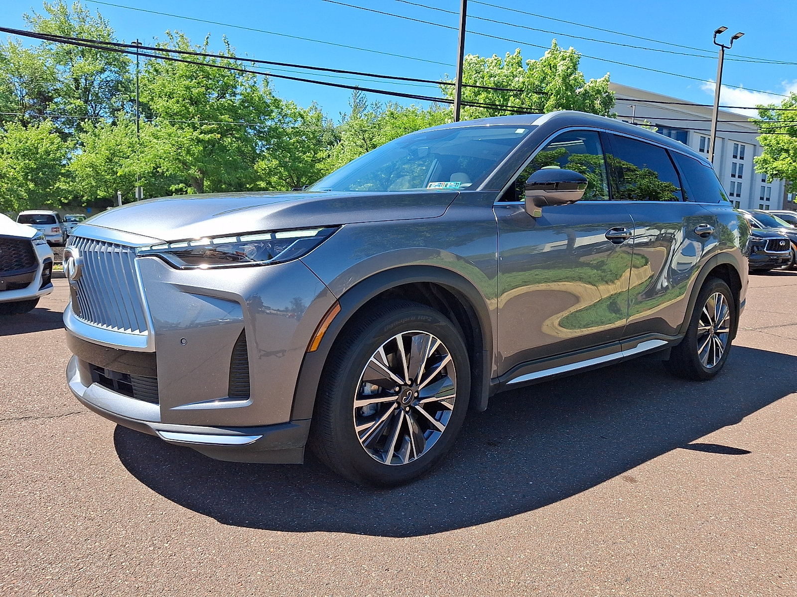 Certified 2026 INFINITI QX60 Luxe w/ Cargo Package AWD/4WD image 3