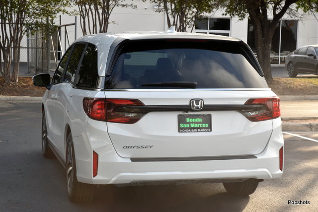 New 2026 Honda Odyssey EX-L image 4
