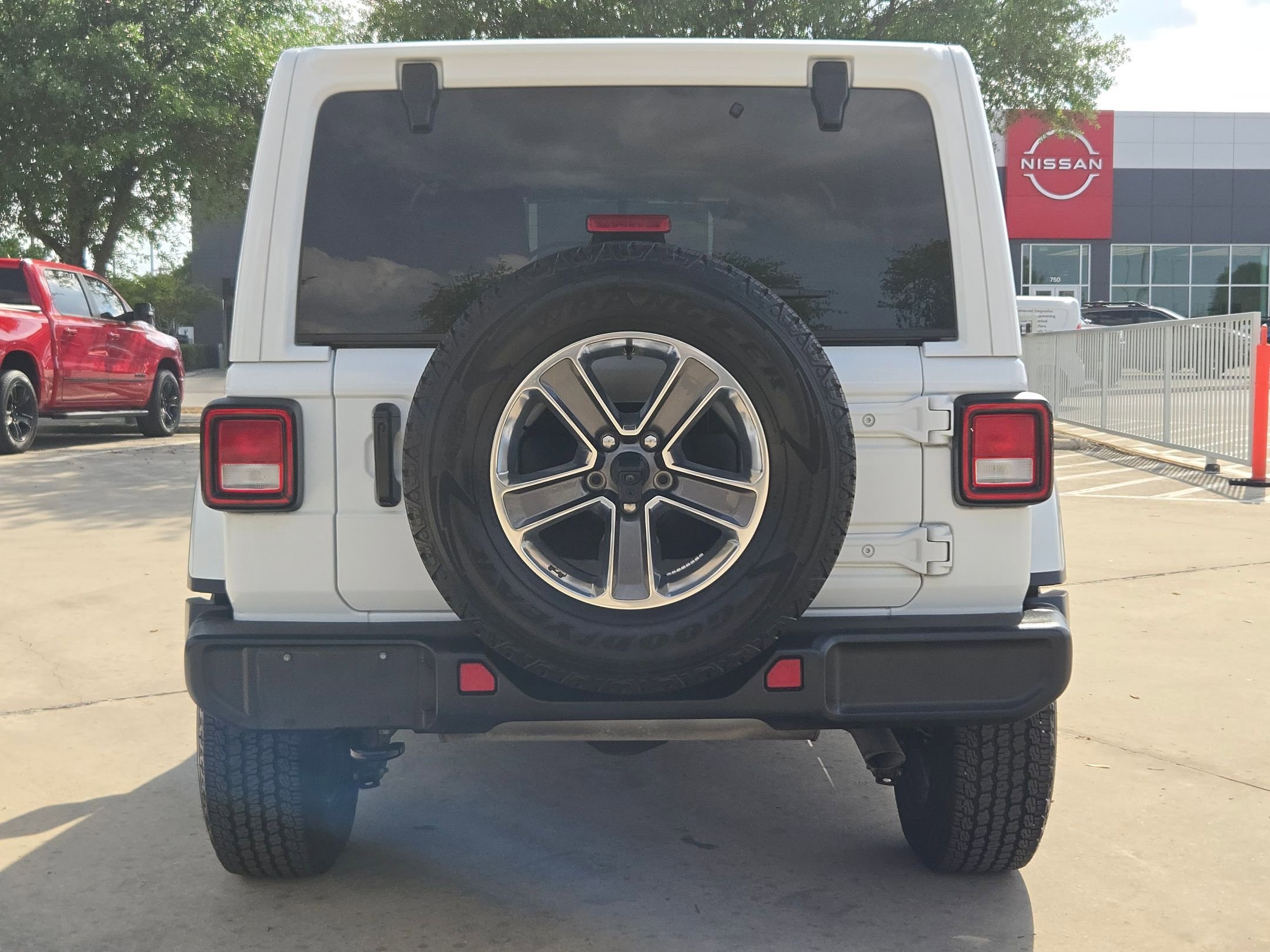 Used 2022 Jeep Wrangler Unlimited Sahara w/ Cold Weather Group image 4