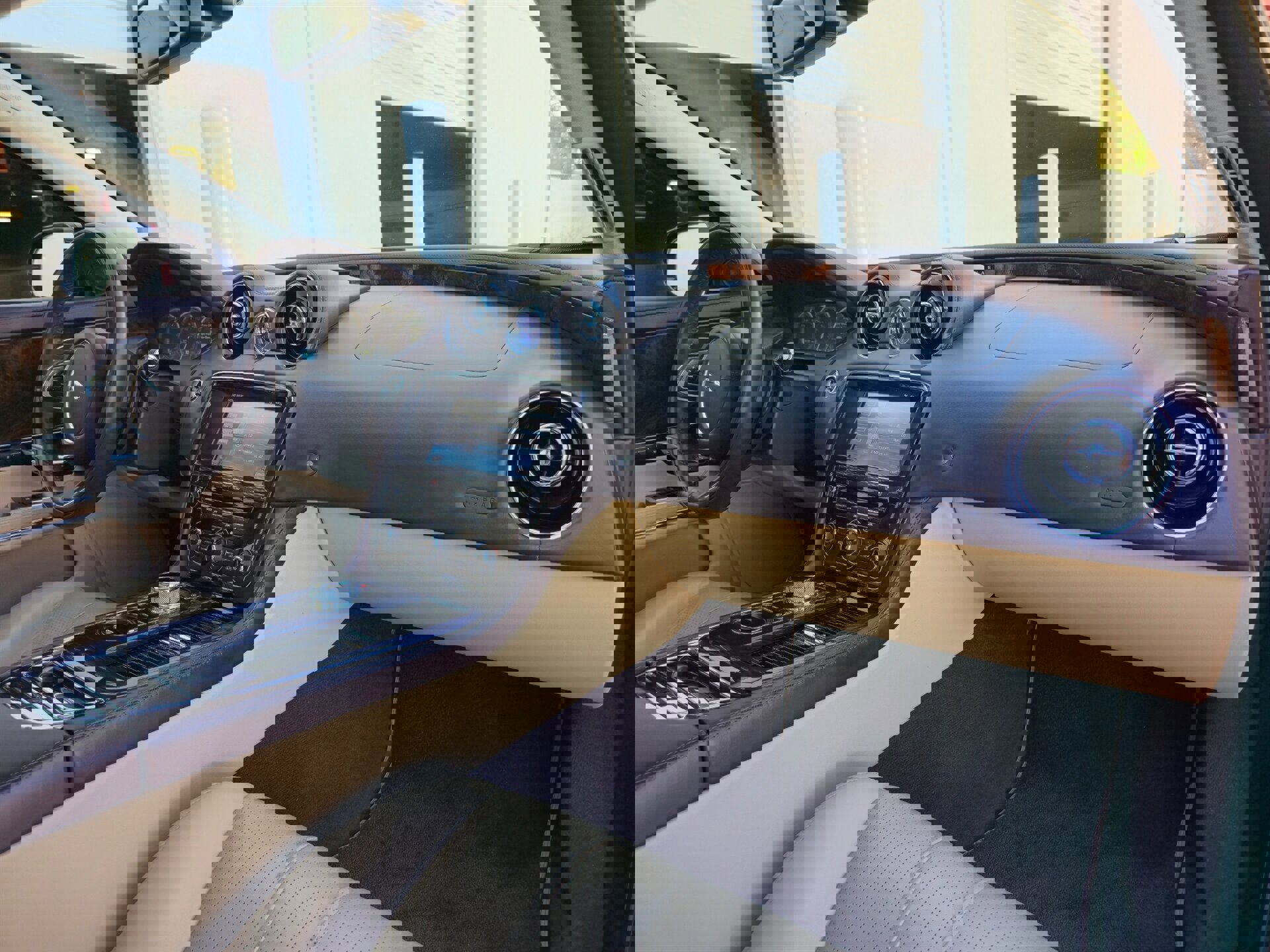 Used 2012 Jaguar XJ RWD image 26