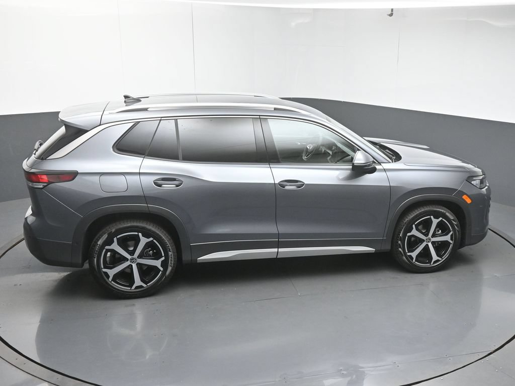 New 2026 Volkswagen Tiguan SE FWD image 45