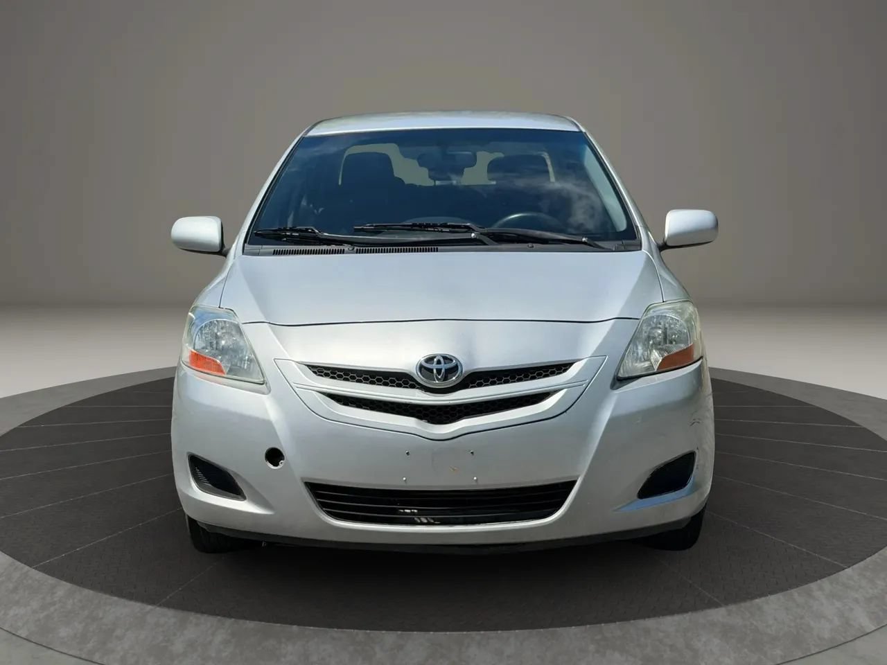 Used 2008 Toyota Yaris S FWD image 2