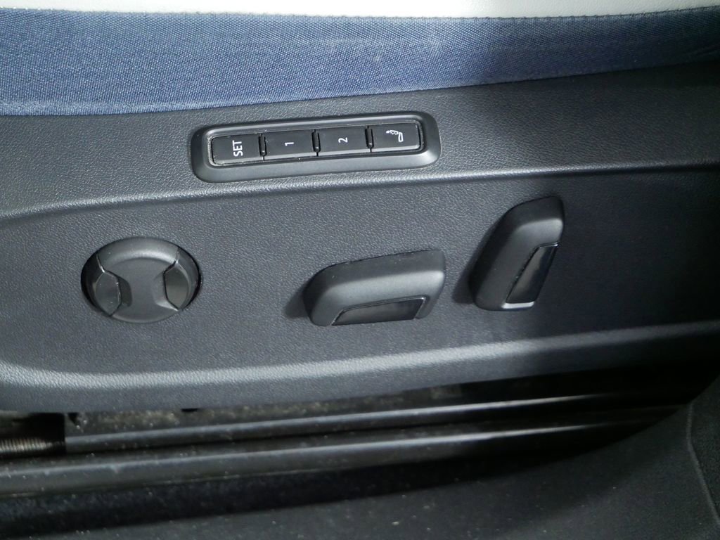 Used 2023 Volkswagen ID.4 Pro S image 22