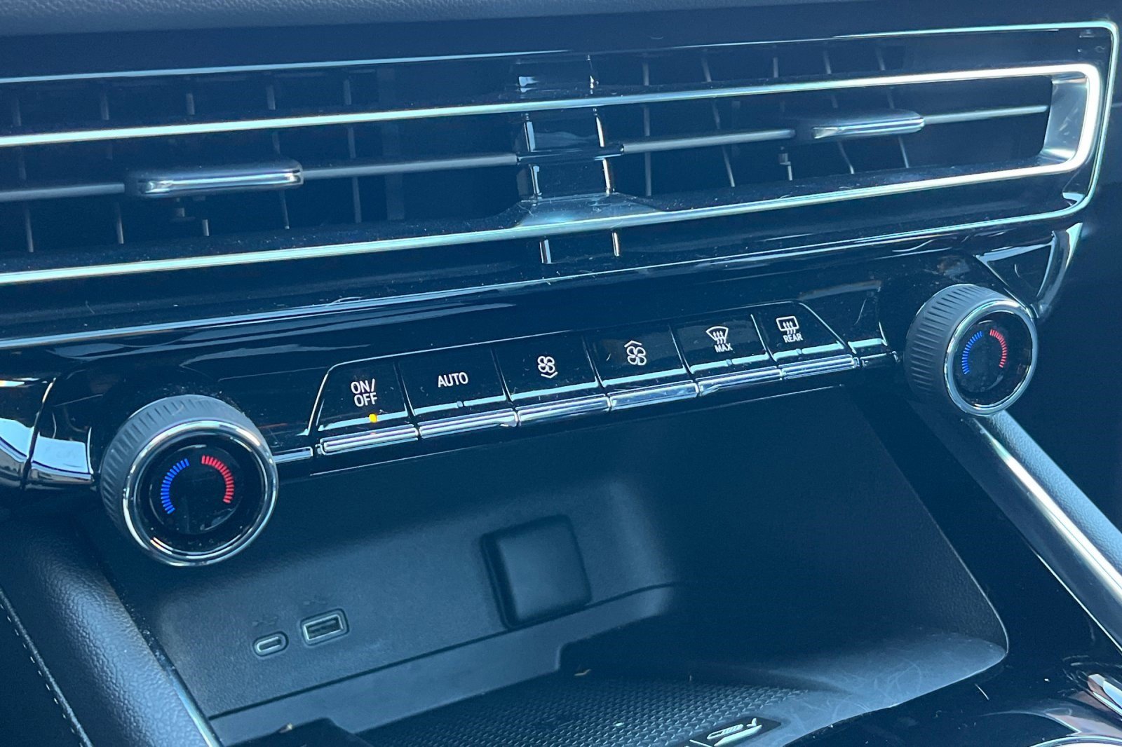 Certified 2025 Chevrolet Traverse High Country w/ LPO, Floor Liner Package image 28