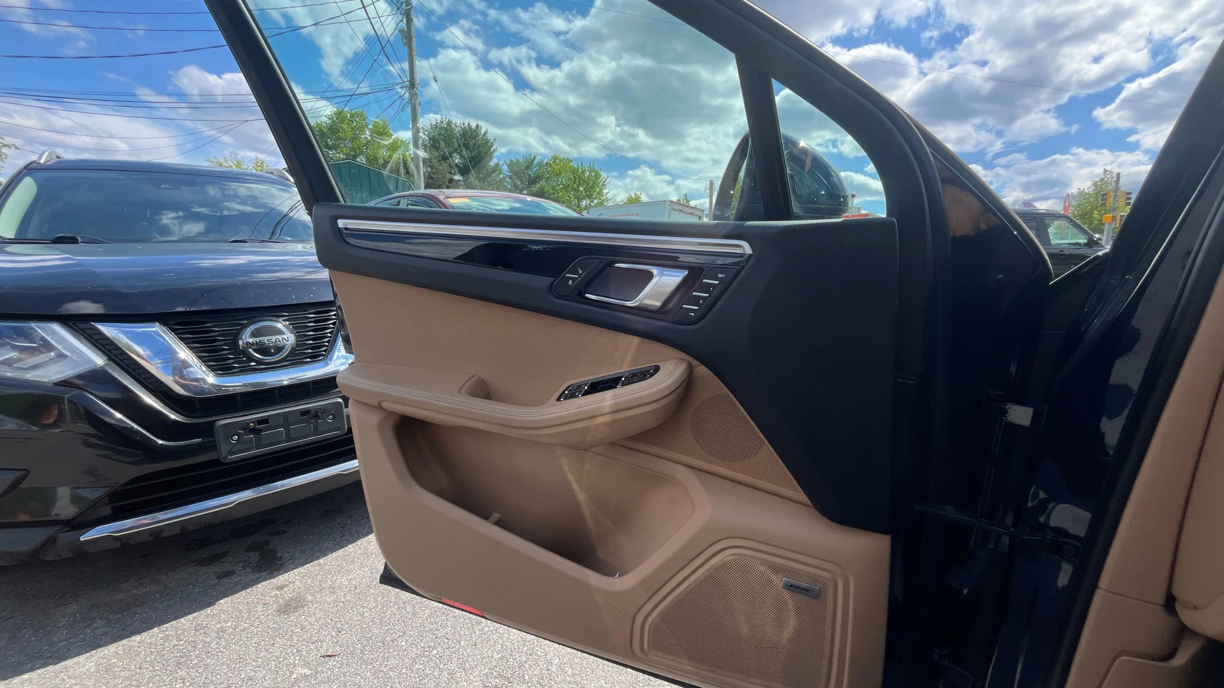Used 2018 Porsche Macan Sport Edition AWD/4WD image 19