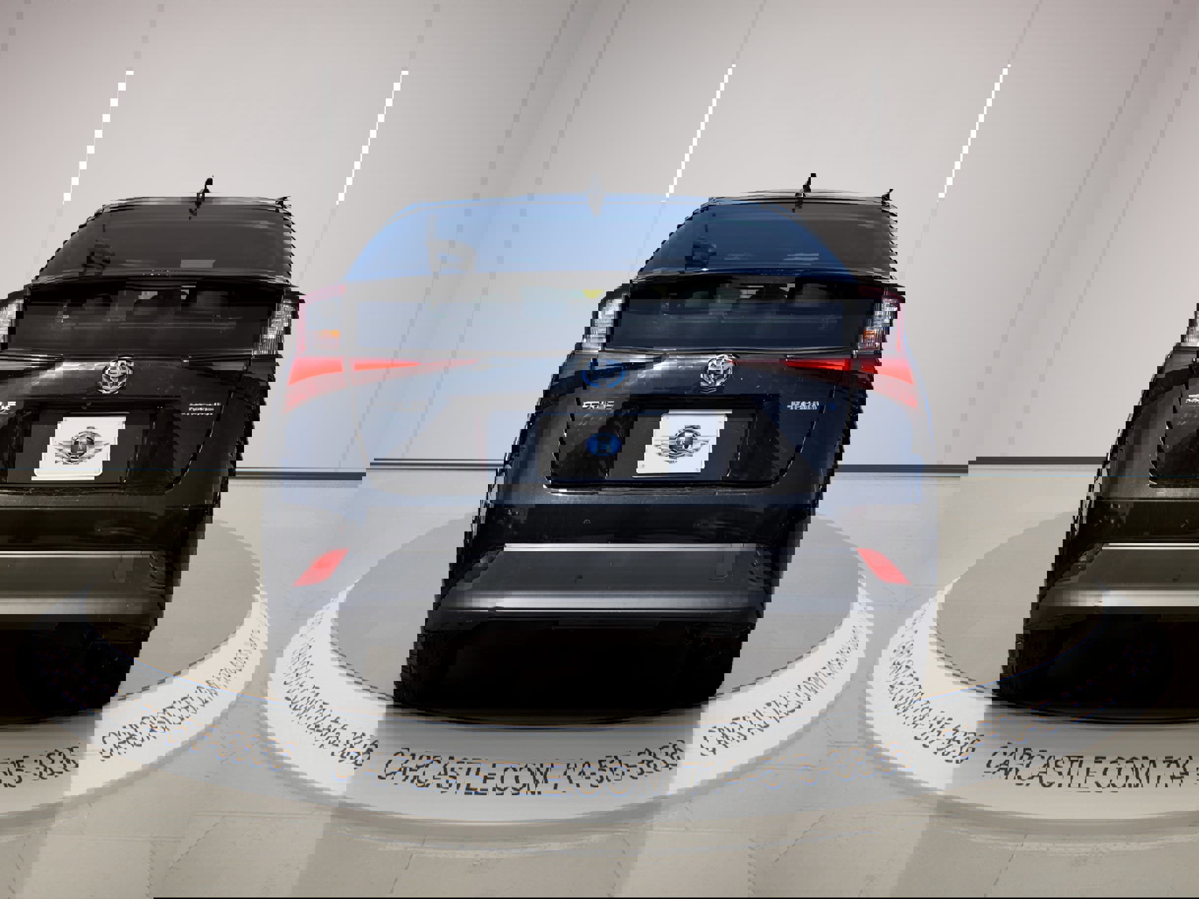 Used 2020 Toyota Prius XLE image 4