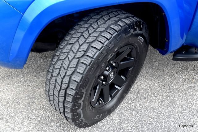 Used 2017 Toyota Tacoma TRD Sport w/ Tow Package RWD image 7