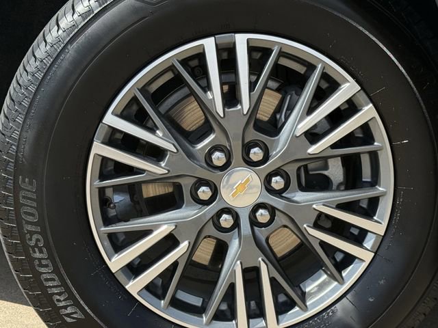 Used 2024 Chevrolet Traverse LS FWD image 11