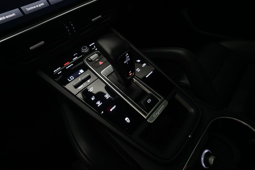 Certified 2022 Porsche Cayenne AWD/4WD image 25